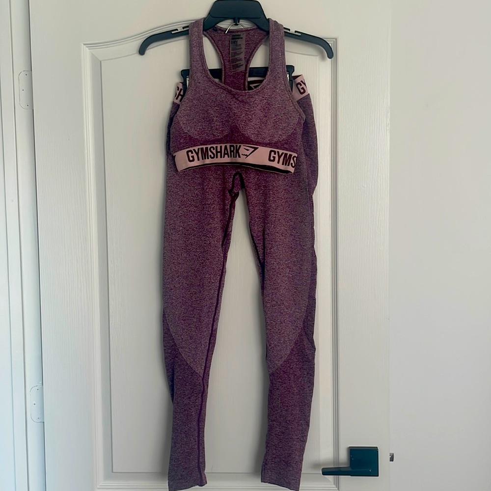 SMALL purple pant & bra workout set. 56% nylon, 41% polyester, 3% elastane.